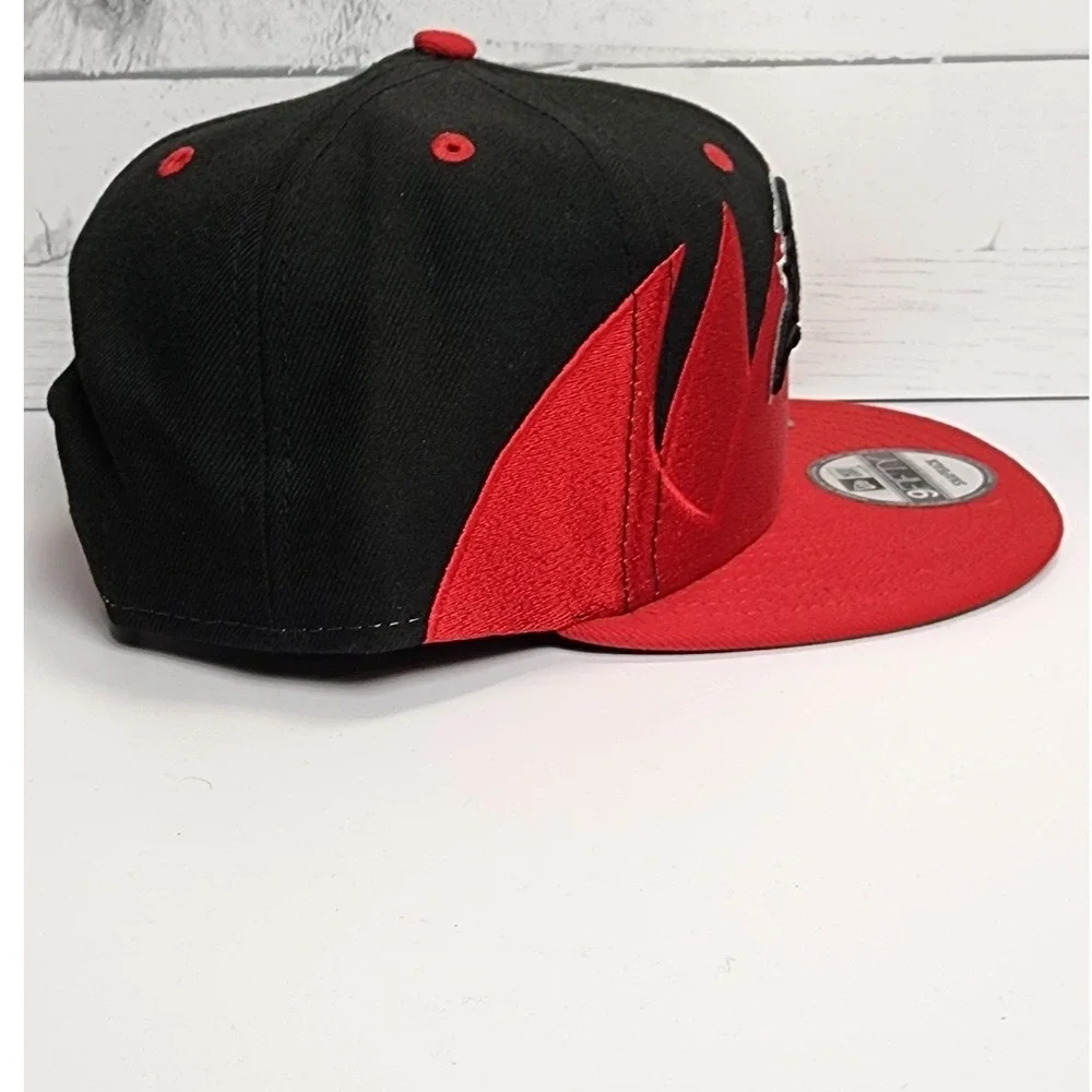 New Era 9FIFTY Tampa Bay Buccaneers Snapback Hat Black Red NFL Football Cap OSFM